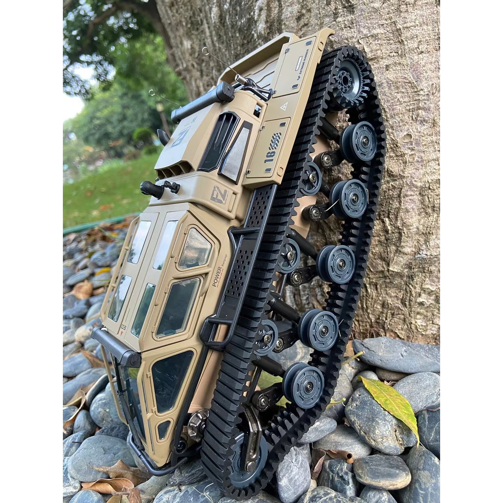 Remote control high-speed tracked vehicle, high-speed drift proportional throttle, remote control ta