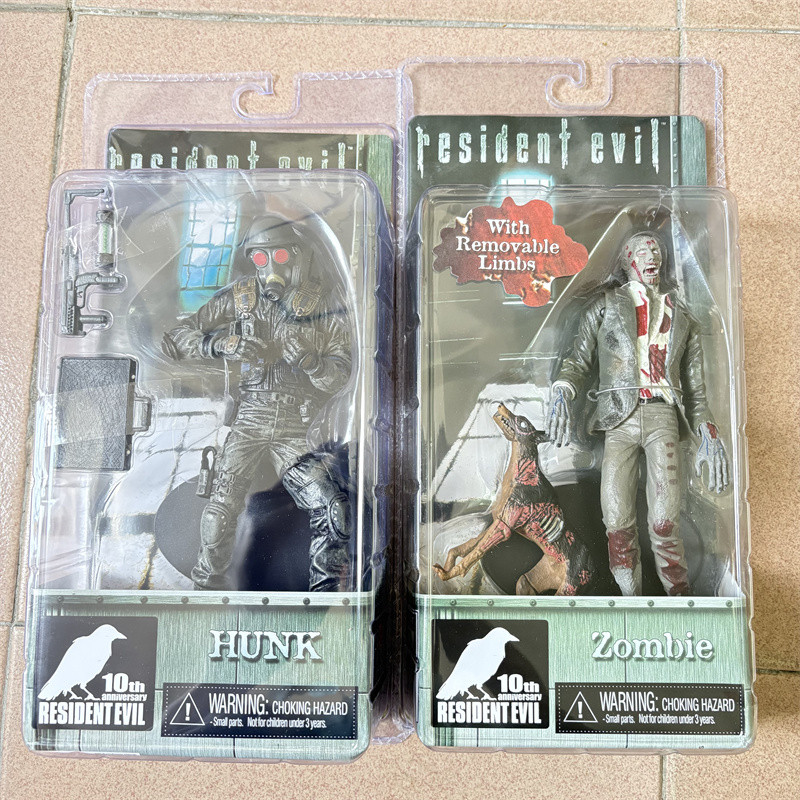 NECA Resident Evil Figures Hunk Zombie Action Figure Gas Mask Anime with Dog Model Doll Collection B
