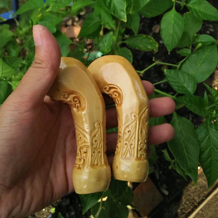 gagang/deder keris kayu cendana jawa model putri kinurung