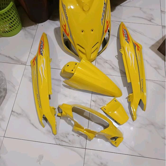 BODYSET MIO SPORTY WARNA KUNING STIKER API
