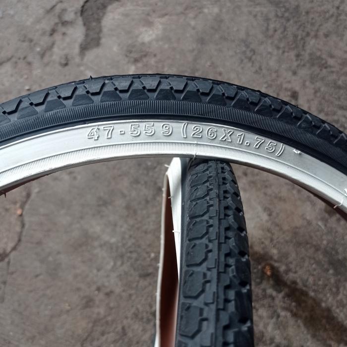 Sparepart ban luar sepeda mtb 26 x 1.75 26x1.75 26x175 175 lucky stone/goodyear - hitam putih