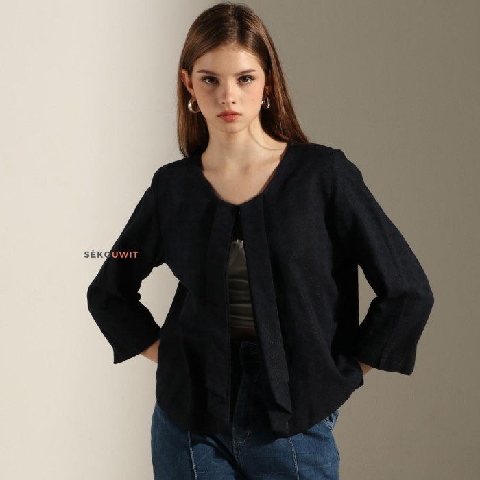 Blazer Batik Tenun Wanita Daisy Long Sleeves Front Folds Blazer Dobby Tenun Batik Lengan Panjang Sek