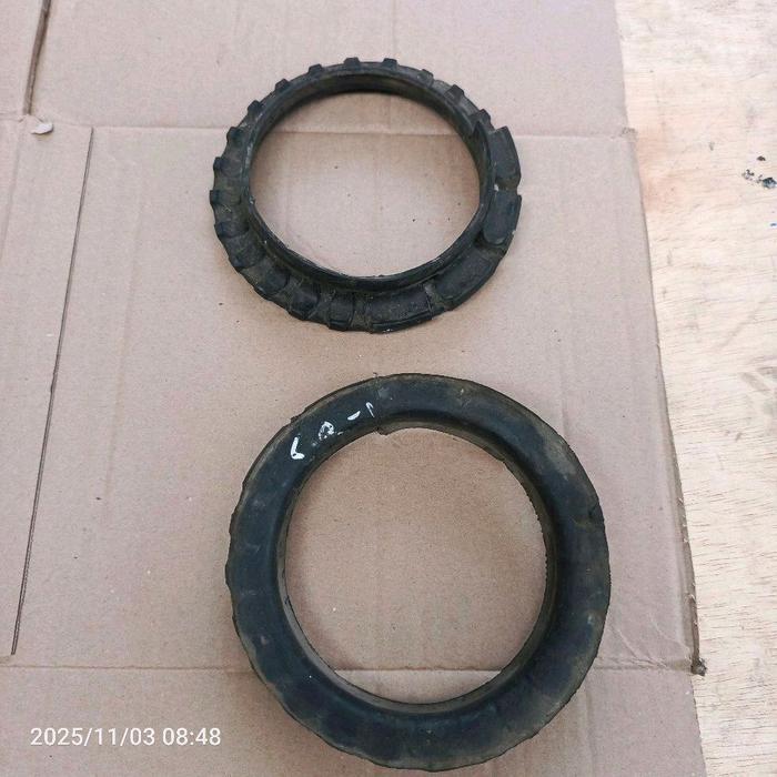 karet bantalan tatakan per depan kia carens 1 copotan