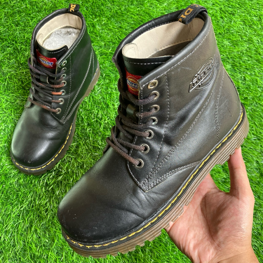 Sepatu Boots Dickies Mid British Style Black Boots shoes ukuran 37