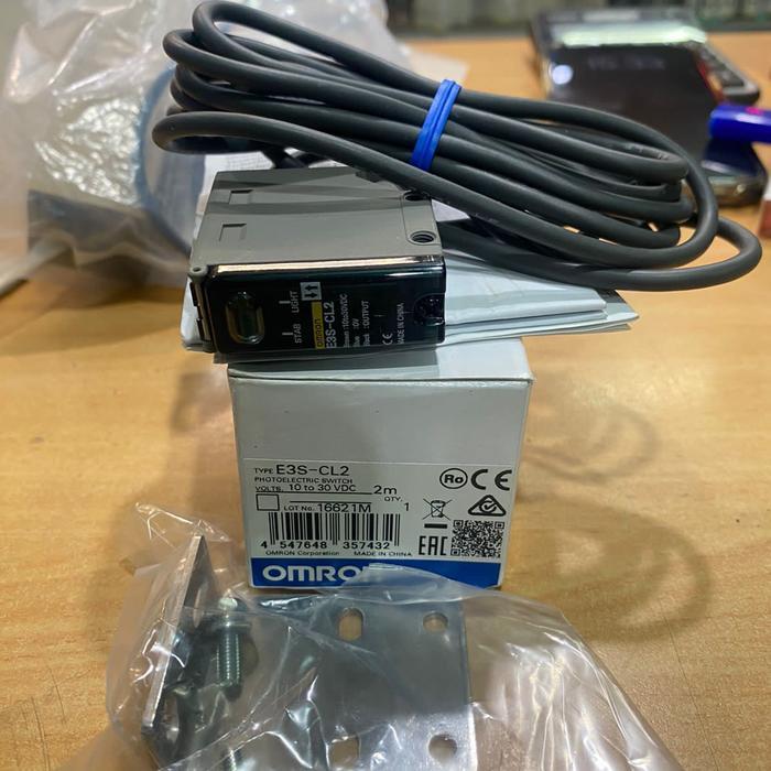 PHOTOELECTRIC SENSOR OMRON E3S-CL2 2M ORIGINAL