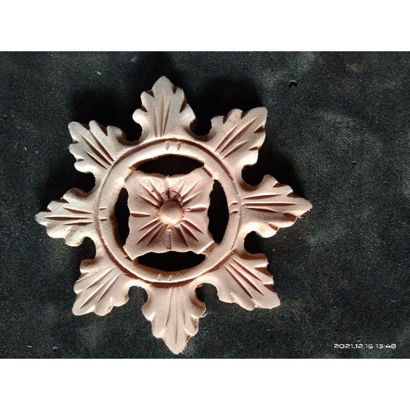 Ukiran Kayu Ornamen Tempel Model Cemara Bulat Asli Jepara