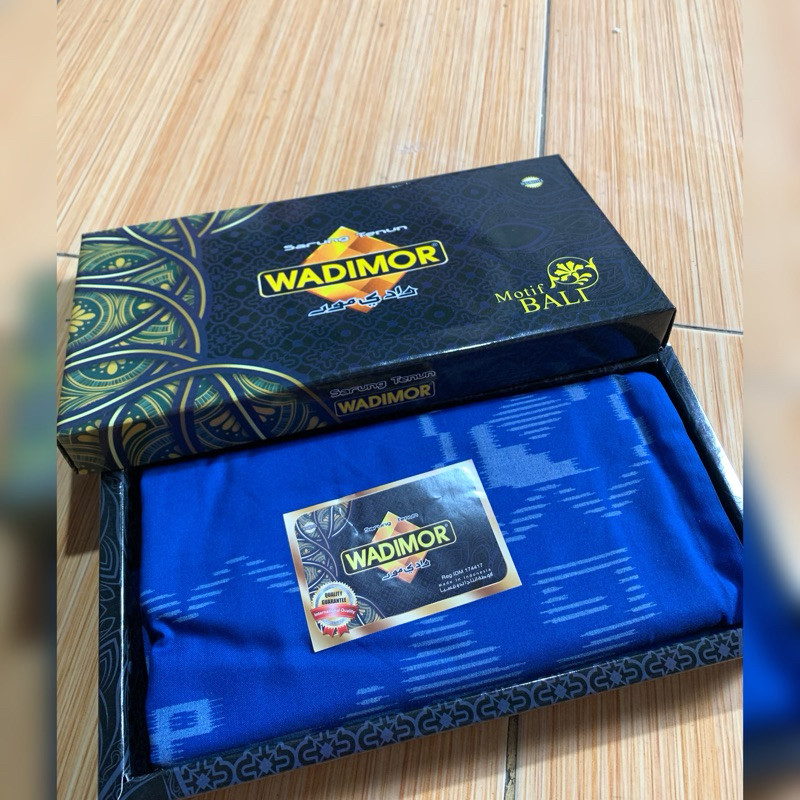 Sarung Tenun Pria Dewasa Wadimor Bali ~ Kain Sarung Wadimor Motif Bali