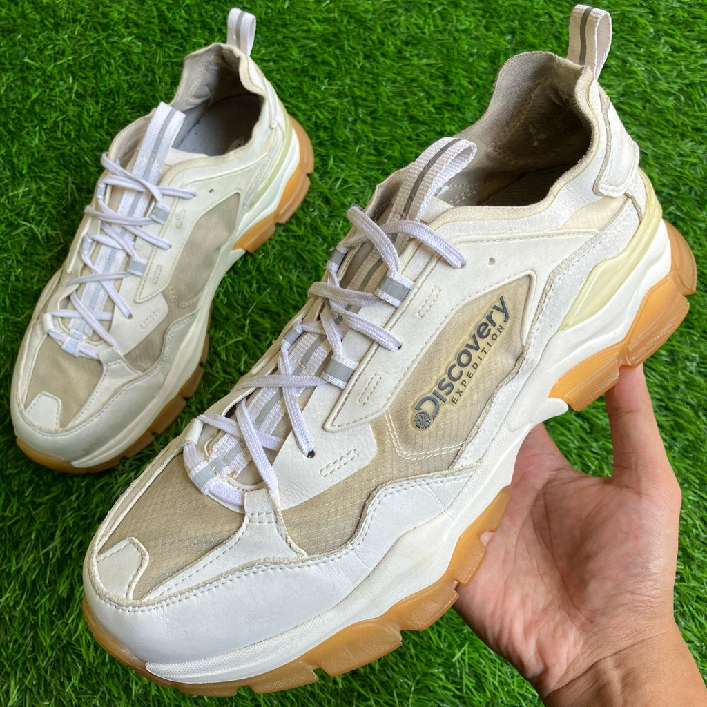 Sepatu Discovery Expedition White Fesyen Sneakers ukuran 43