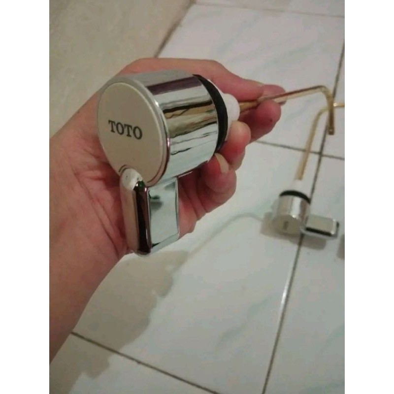 Handle Closet duduk TOTO -Model samping Baru