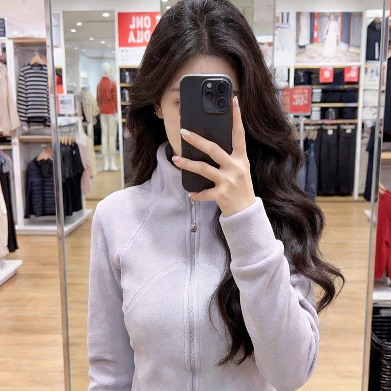 [Beruang kutub] Sweater Wanita Berjajar Ramping Bulu Domba Hangat Sweater Berayun Pendek Jaket Bulu