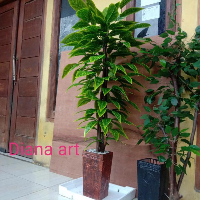Dijualtanaman hias bonsai beringin jumbo/bonsai tiruan /tanaman plastik - lucky rimbun