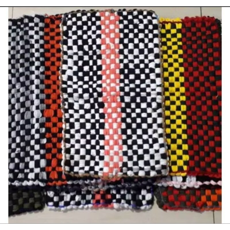 Keset Kaki Anyam Tebal
/ Keset Lantai Tebal Kain Anyam