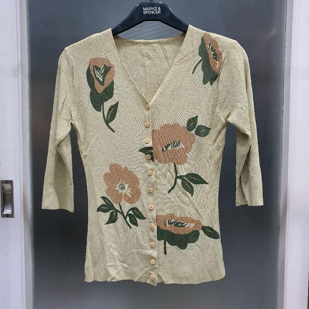 B baju wanita atasan cardigan outer motif bunga warna olive muda preloved second bekas Knitwear Raju