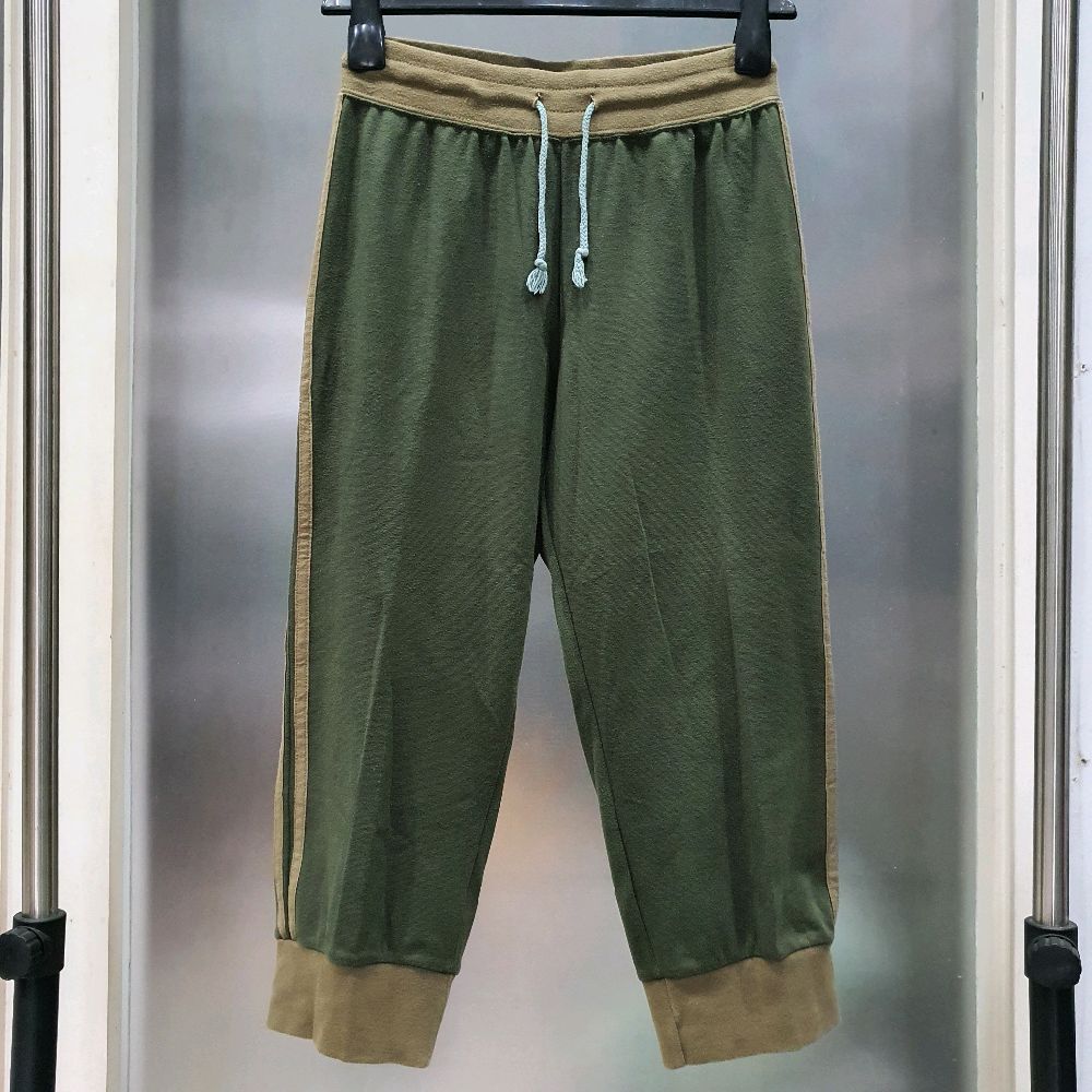AI celana pendek 3/4 cewek vivila hijau army preloved second prelove bawahan wanita sport olahraga g