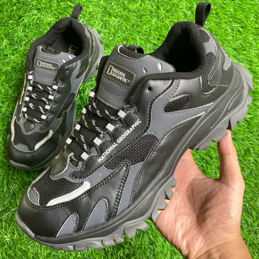 Sepatu National Geographic Black Grey Leather sneakers ukuran 42