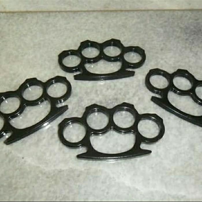 Satuan Knuckle Bernekel Hitam Trakling Krakling Alat Tinju Besi Tipis