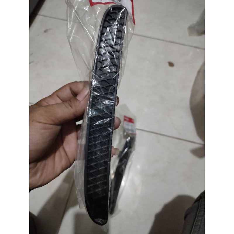 kisi kisi bemper belakang jazz RS 2011- 2013 Original