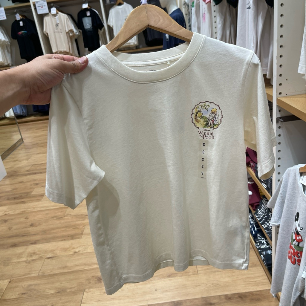 Tshirt Uniqlo Woman MFA WINNIE THE POOH off white T-Shirt Pria Wanita