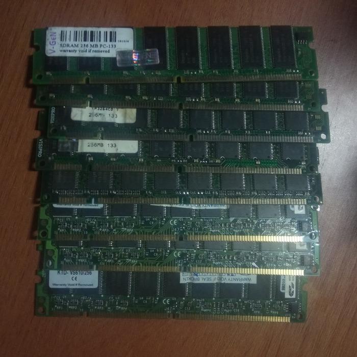 clover.shop45 SDRAM RAM 256MB PC 133 TERLARIS