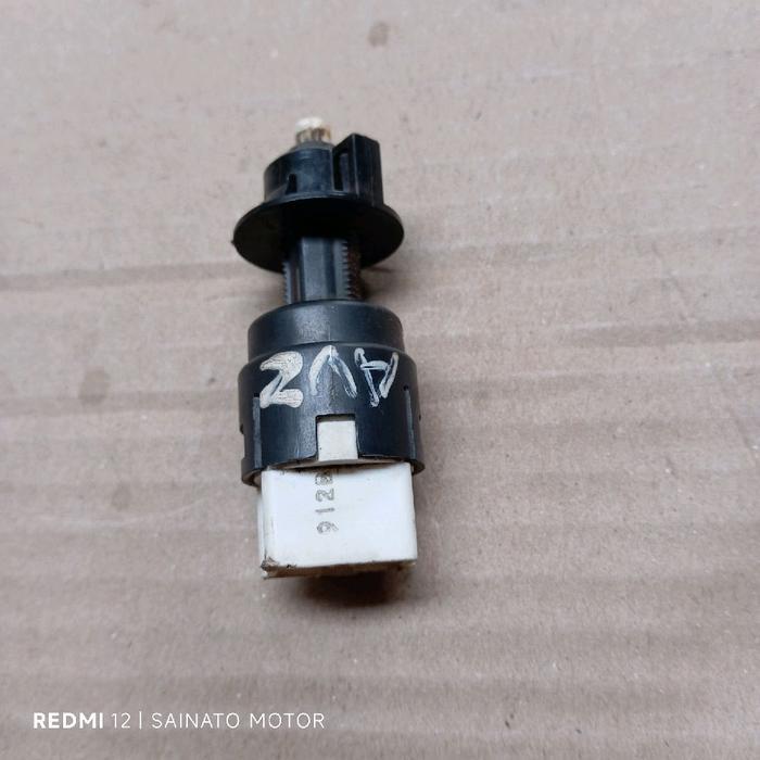 switch rem lampu stop toyota avanza xenia copotan