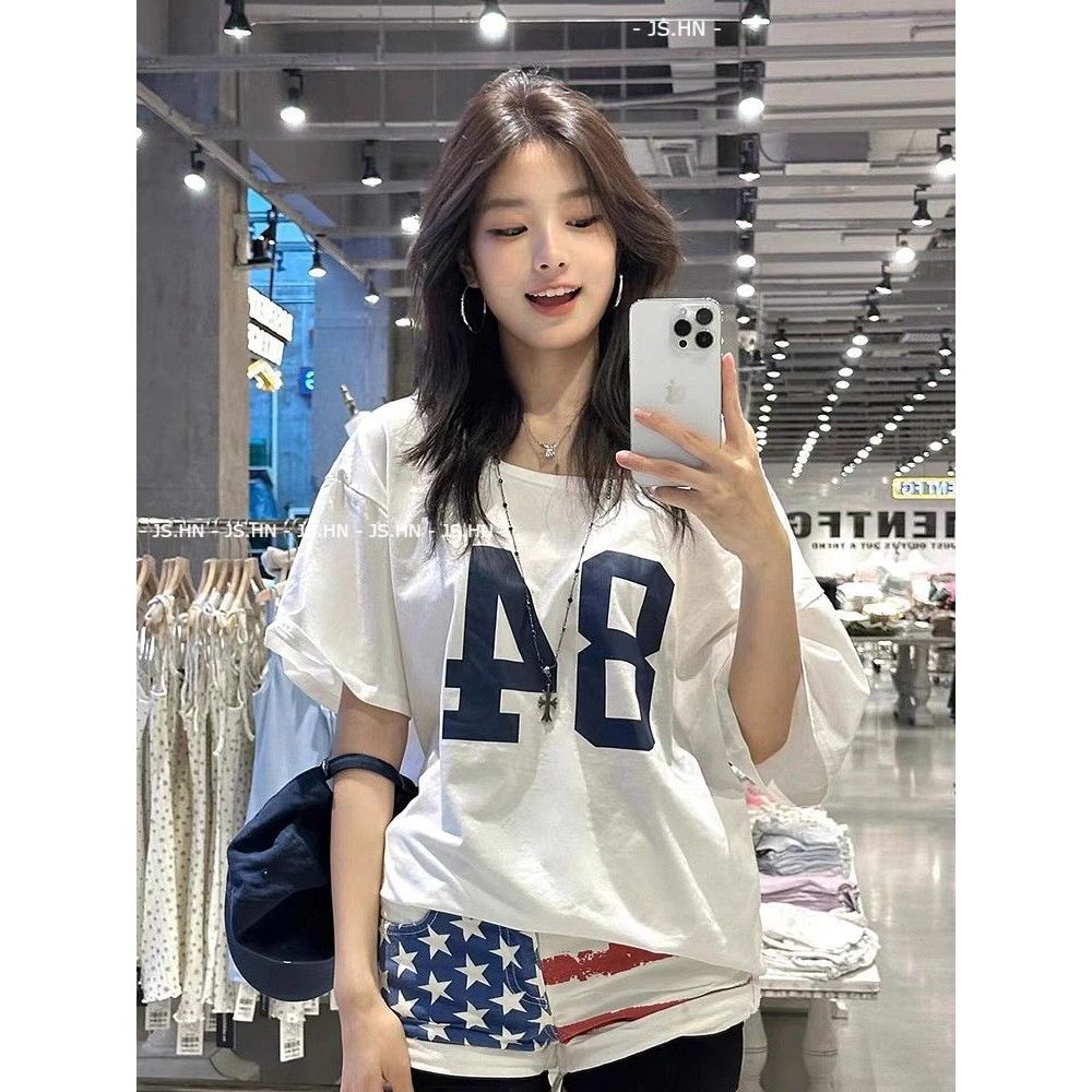 JS.HN-Kaos Lengan Pendek Model Off-shoulder Bergaya Amerika Dengan Angka 84 Untuk Wanita Atasan Puti