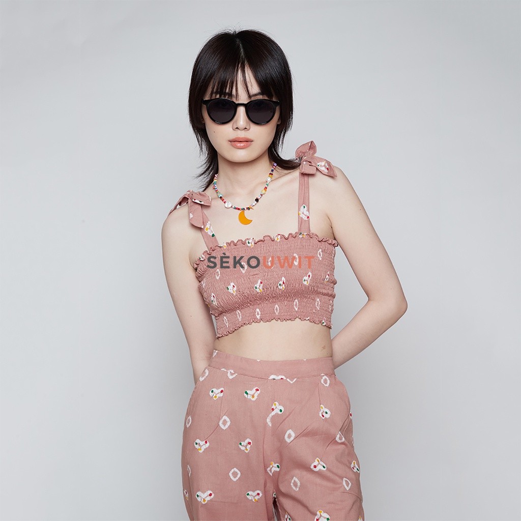 Celana Batik Jumputan Wanita Hibiscus Batik Jumputan Set Pants And Top In Beige Sekouwit - Beige / S