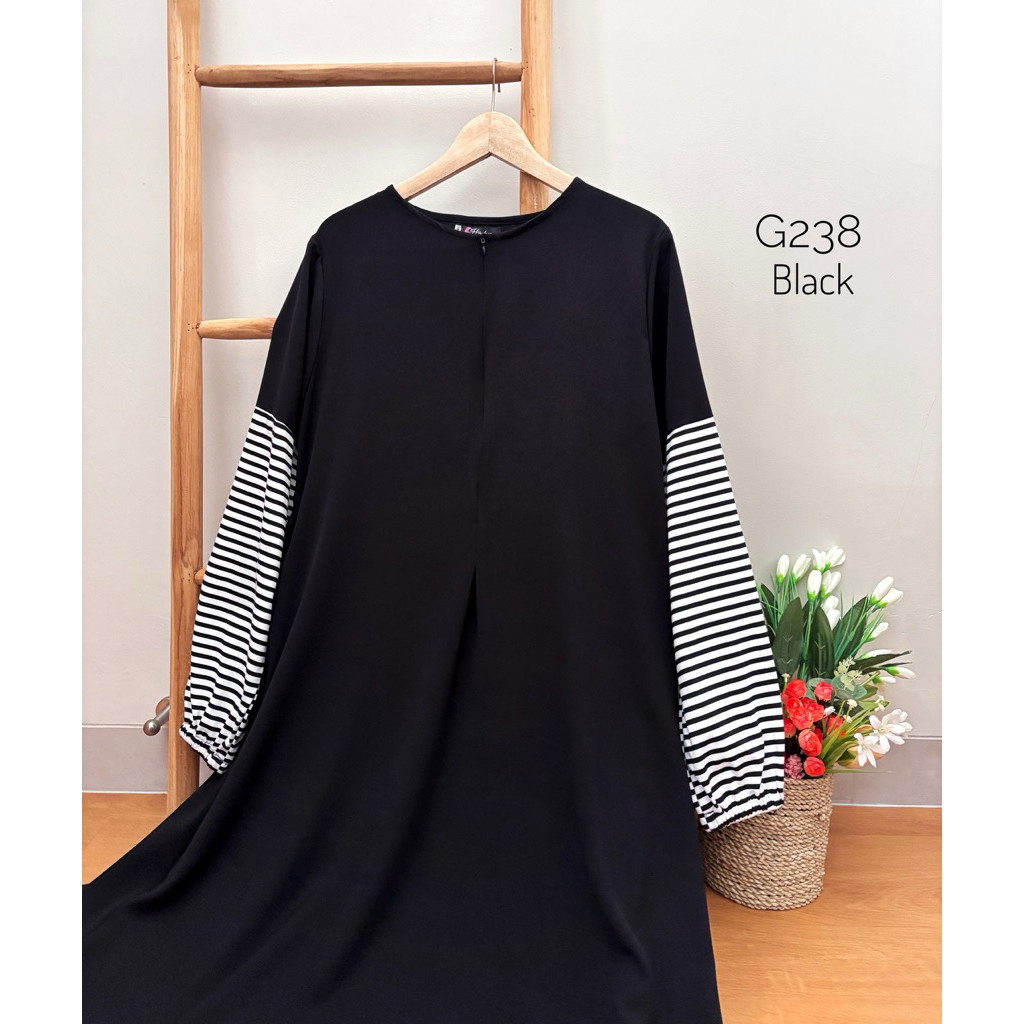 Yumna gamis kombinasi polos motif salur bahan zafeera anti uv