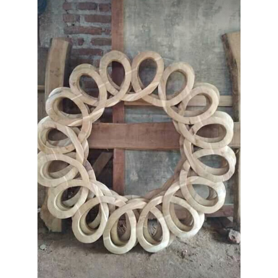 Pigura kaca bundar diameer 100cm ornamen jati ukiran jepara mentah