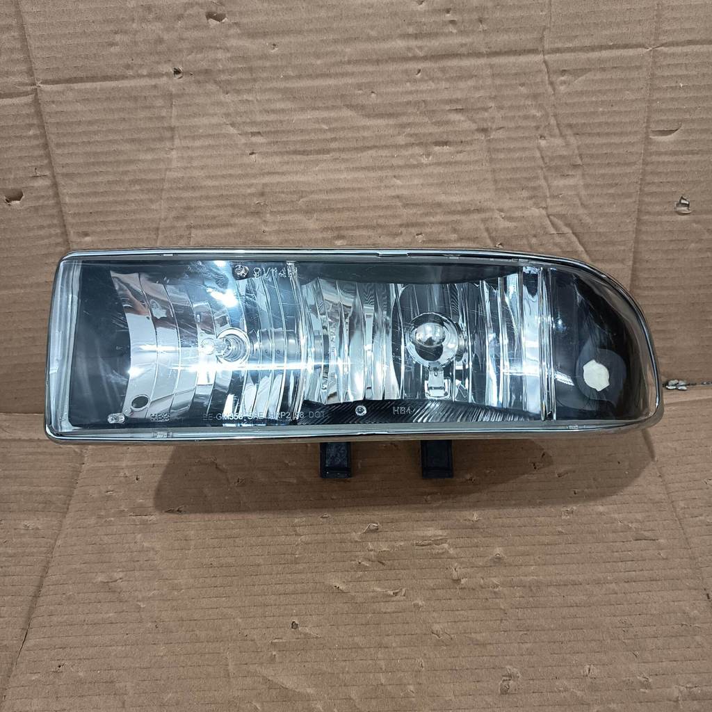 AFTERMARKET Headlamp Lampu Depan Kiri Ovel Chevrolet Blazer 1998 Up 2005 Hitam Krum