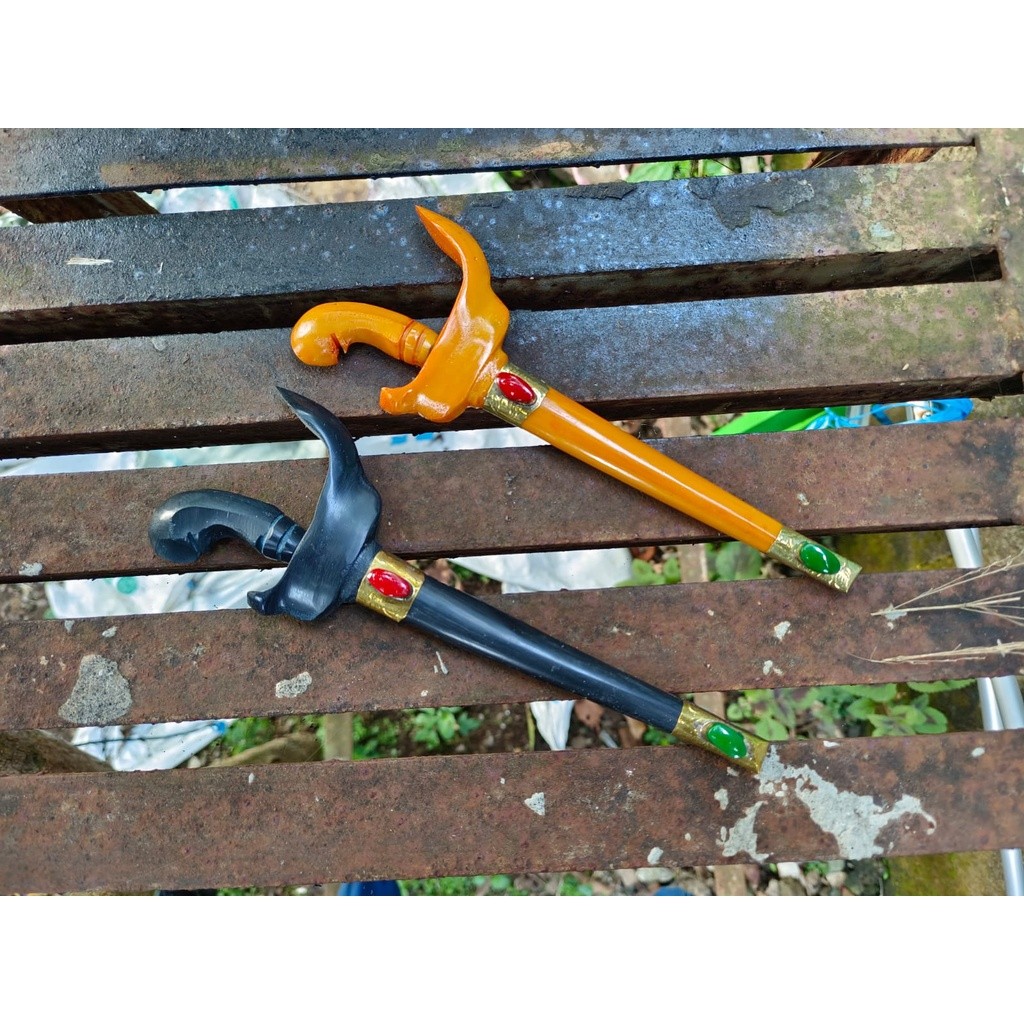 ZPS00079 Keris Batu Giok Resin Satu Set Warna Hitam Dan Kuning Ukuran 23 cm