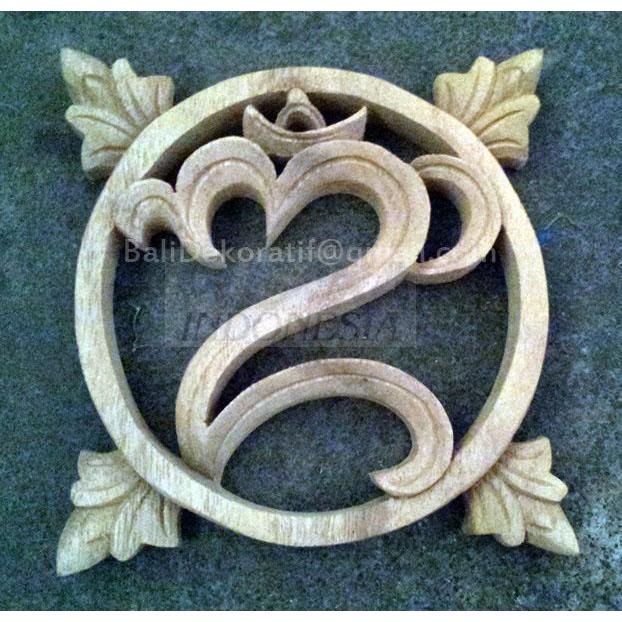 Ukiran Bali Model Ongkara dengan Frame 15cm PP5453