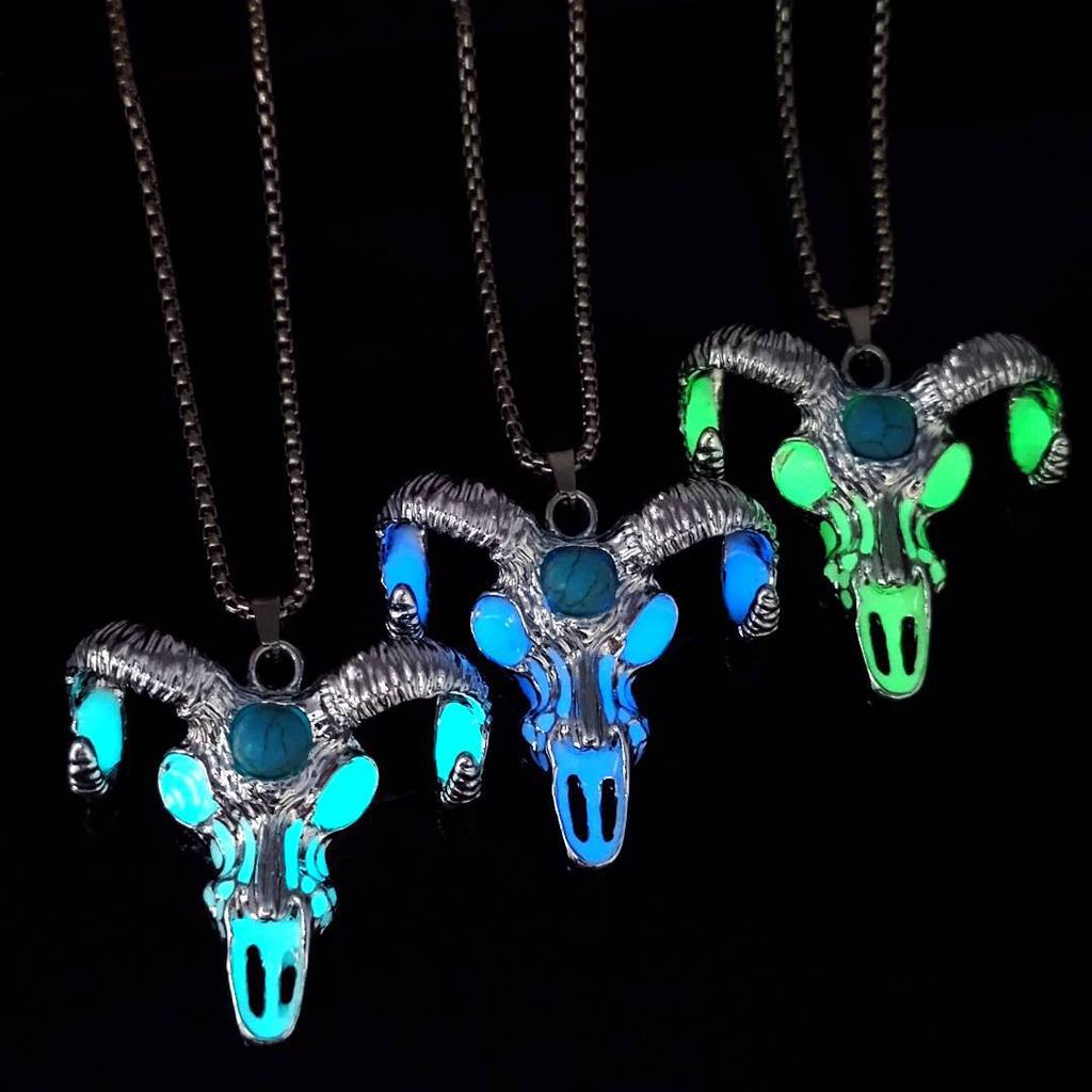 Tanduk bercahaya tengkorak punk titanium baja kalung kepala domba liontin stainless steel pria