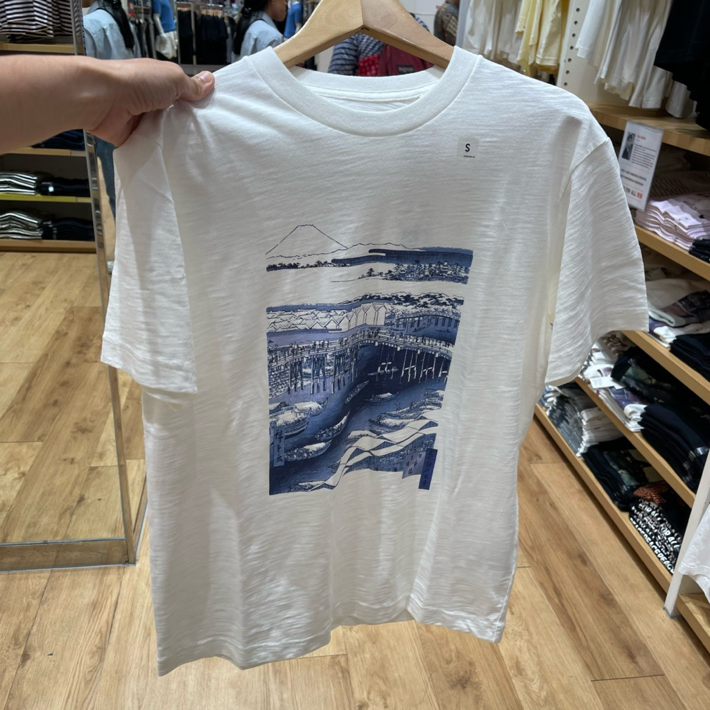 Kaos Tshirt Uniqlo Man UKIYO E off white T-Shirt Pria Wanita