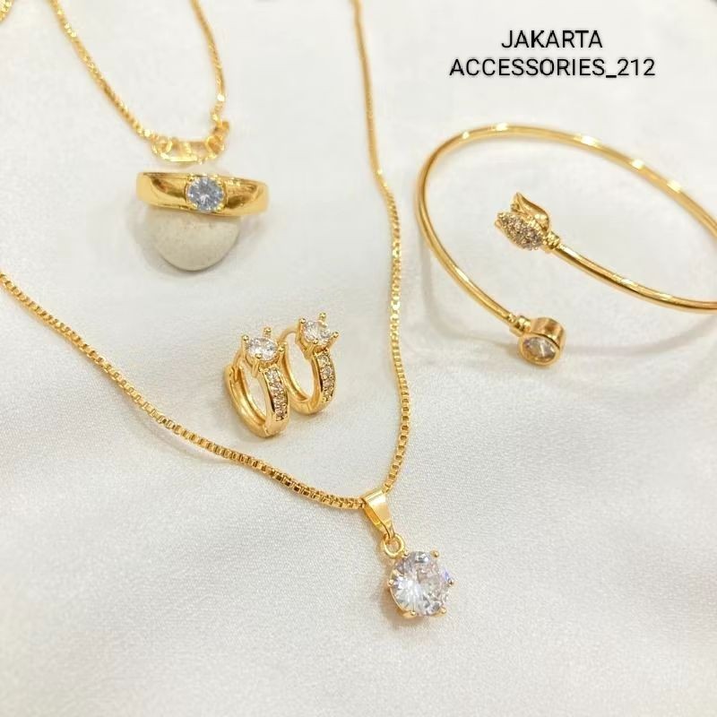 set perhiasan wanita terbaru lengkap bahan titanium asli