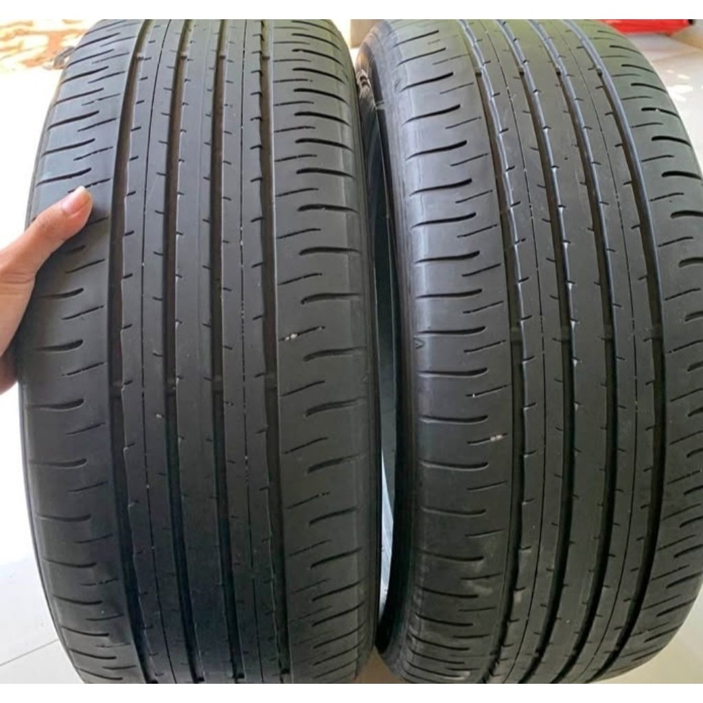 ban mobil ring 18 ban mobil merek Dunlop ukuran 225/50 18