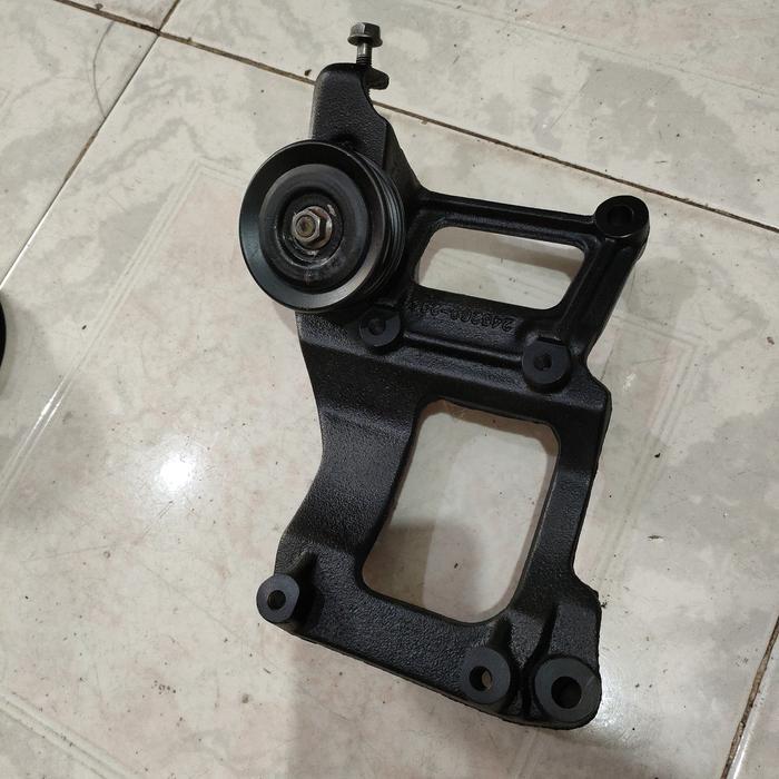 Braket Bracket Pully Ac Kompresor Kijang Efi 2000cc GOODS