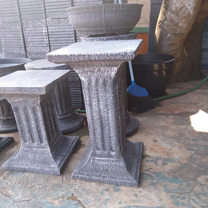 Pilar Tatakan Pot Minimalis, Tinggi 60 cm.