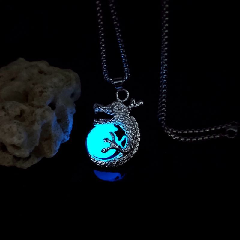 Liontin naga zodiak fluorit bercahaya alami mendominasi aksesoris kalung bola naga bercahaya pria