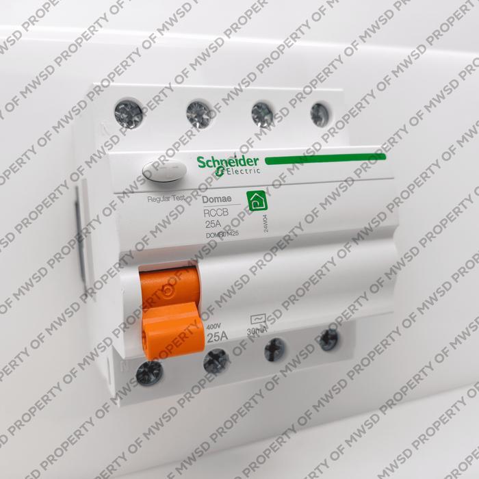 Schneider RCCB ELCB Domae 4P 25A 30mA AC 6KA DOMR01425 Putih Kabel Pengaman Jaringan Listrik Terhada