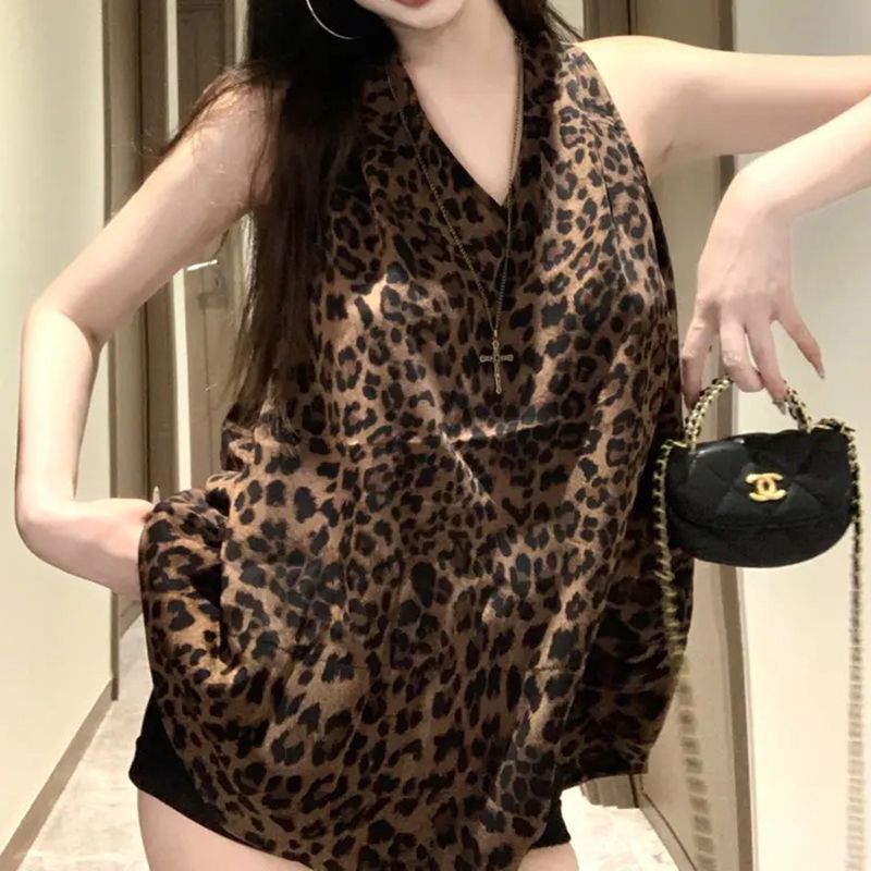 Tank Top Wanita Tanpa Lengan Motif Leopard Vintage dengan Kerah V dan Leher Halter