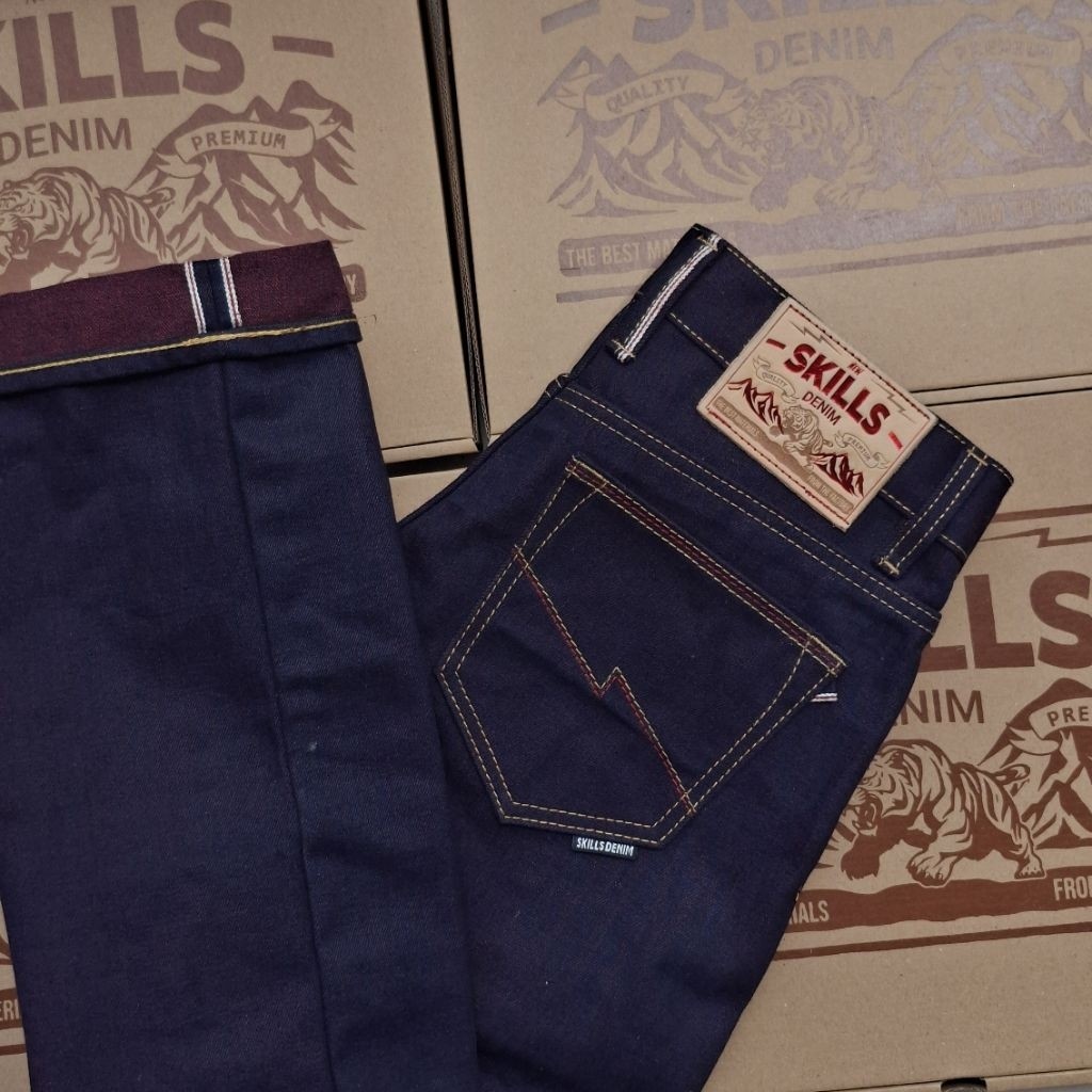 SKILLS DENIM 17 oz selvedge weft maroon original raw denim selvedge button ply