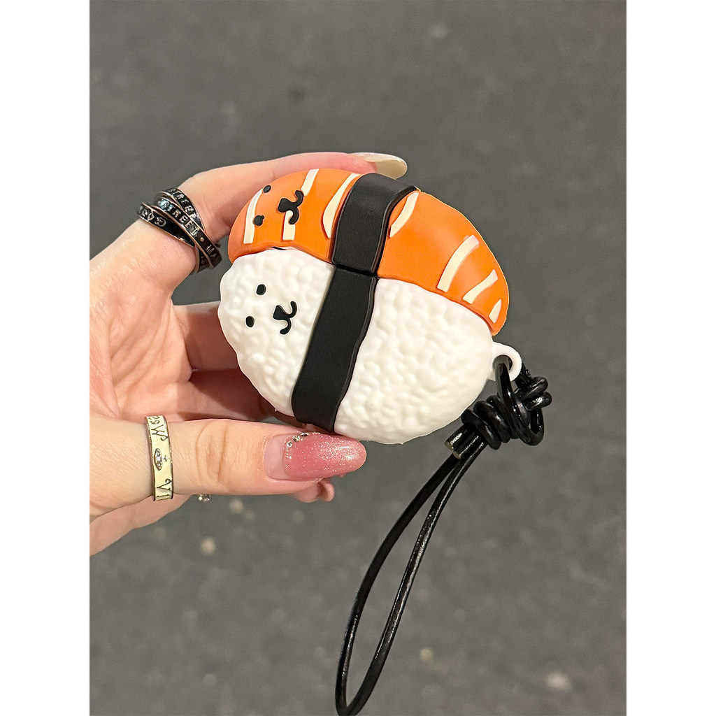 Casing Earphone AirPods Pro 3 2025 Beruang Sushi Salmon Lucu yang Mengolok-olok Diri Sendiri, Casing