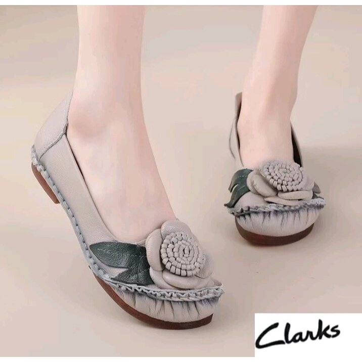 Sepatu Sandal Clarks 881/Sepatu Wanita/Sepatu Clarks Flat 881