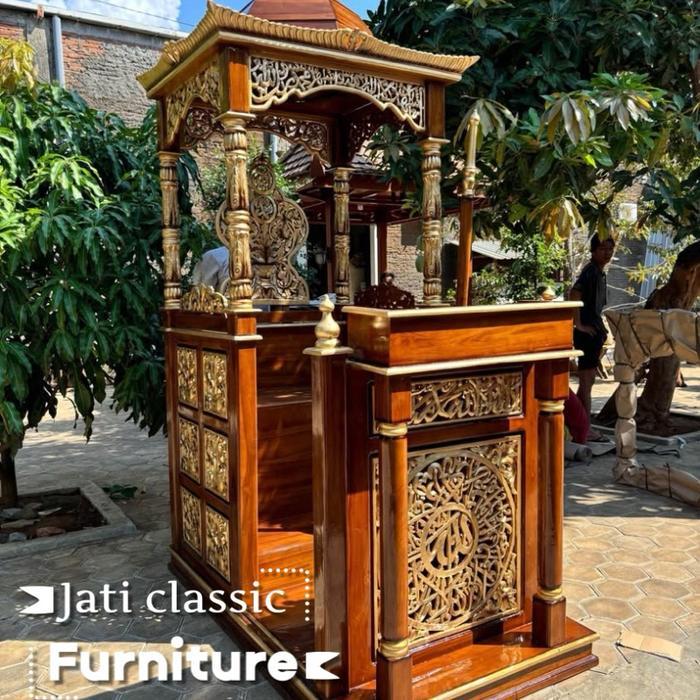 (MIMBAR MASJID UKIR KALIGRAFI) Mimbar Masjid Kubah Kaligrafi Pintu Samping Kayu Jati (tiang 8cm + To