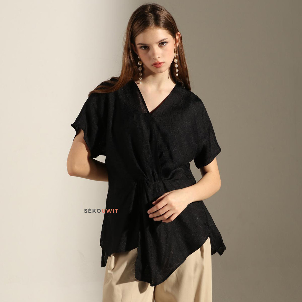 Blus Batik Viscose Wanita Kana Asymmetric Blouse Viscose Batik Sekouwit - Black
