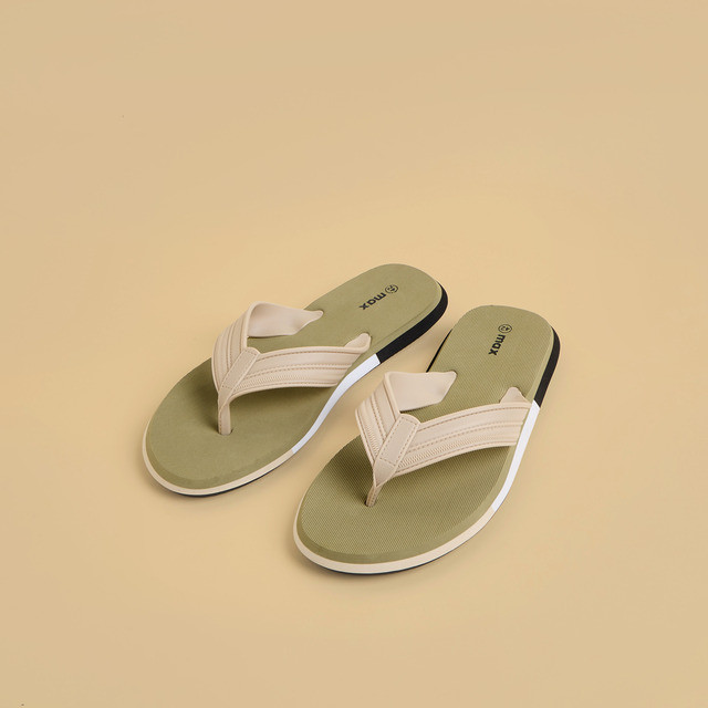 Max Fashions Sandal Pria Sandal Pria Textured Beach Slippers