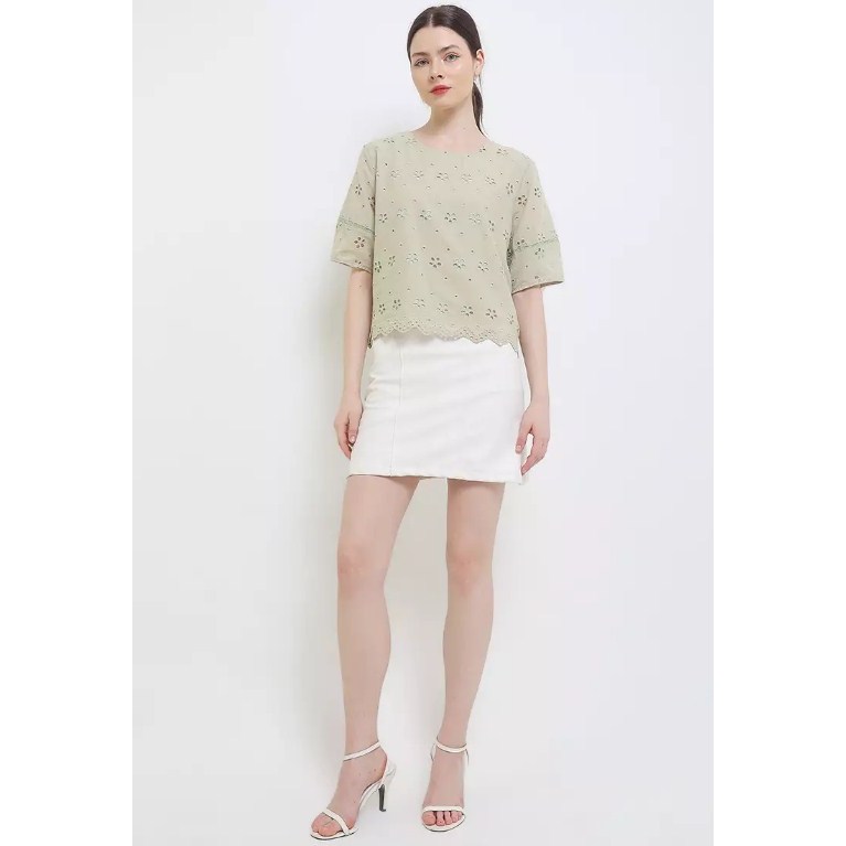 C/S S/S EYELET FLO BLOUSE W/ LACE TRIMS ATASAN WANITA CANTIK B00426