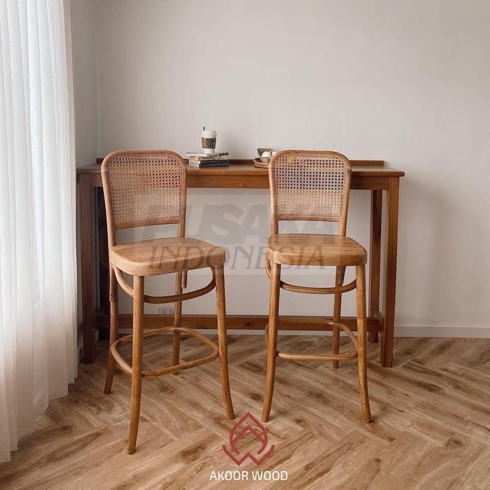 Kursi Bar Stool Tinggi Kombinasi Kayu Jati Asli dan Rotan Paling Murah Seindonesia MJ5435