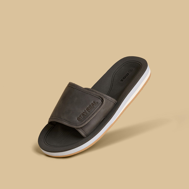 Max Fashions Sandal Pria Sandal Pria Plain Slip-On Sandals