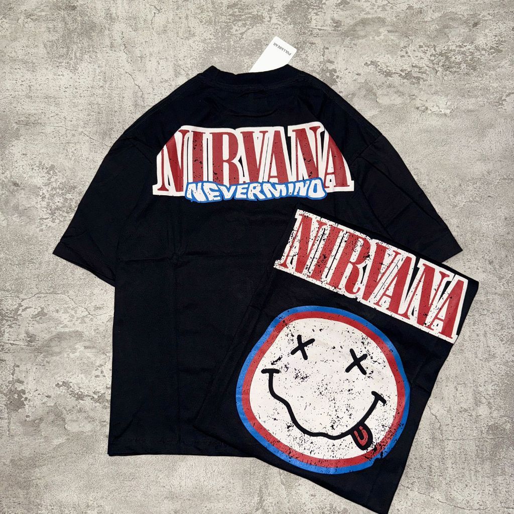 Baju Kaos Pull&Bear Oversize NIRVANA Smile - T Shirt Vintage NIRVANA Smile Oversized Black 20s